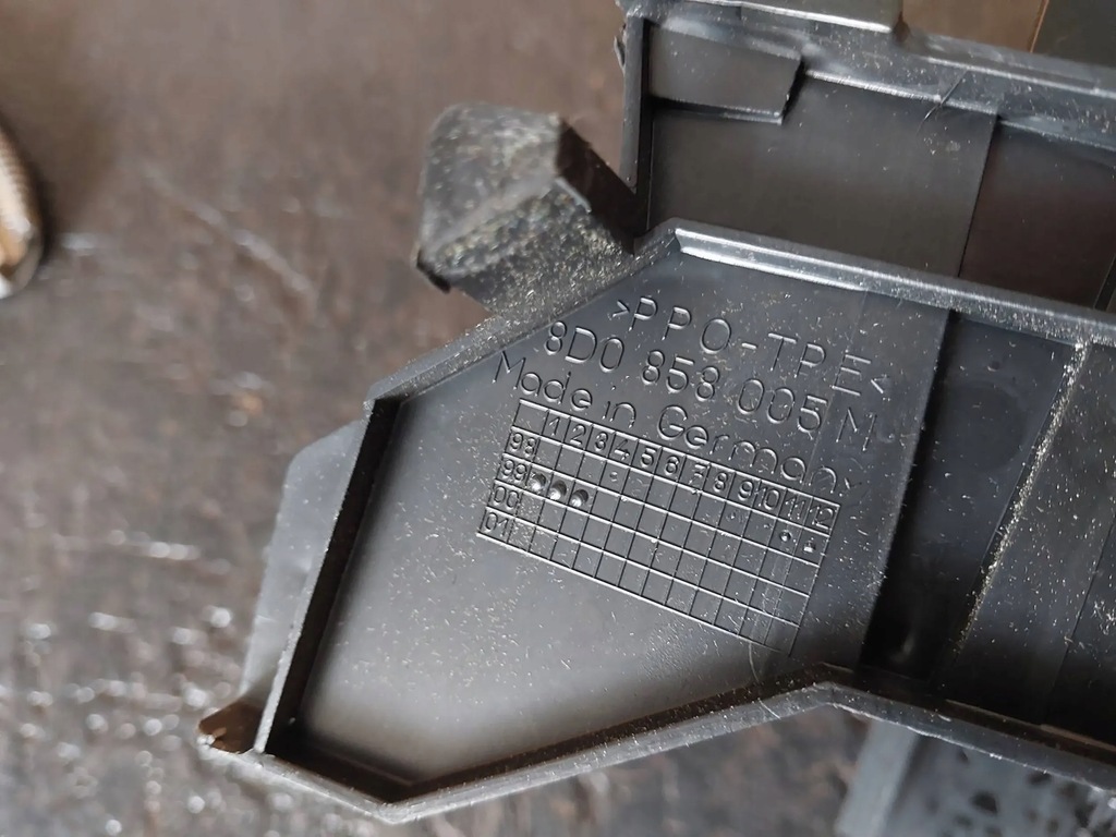 фото №11, Рамка радіо консолі центральної audi a4 b5 8d lift 8d0858005m