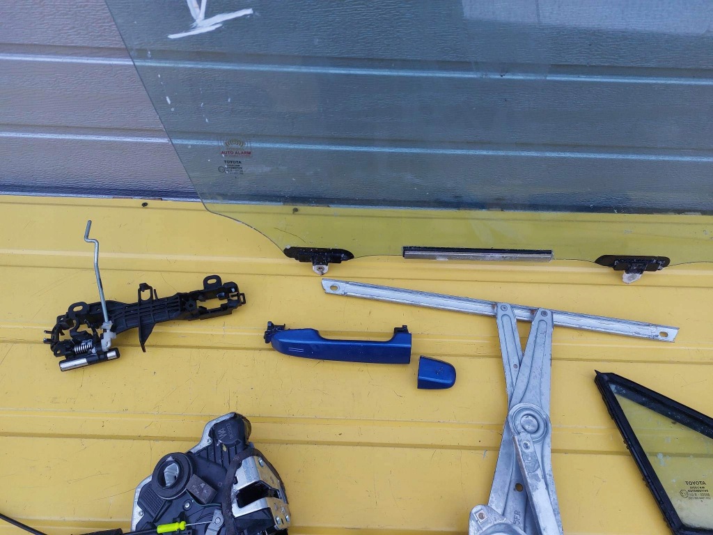 фото №3, Toyota chr двері правий перед замок ручка