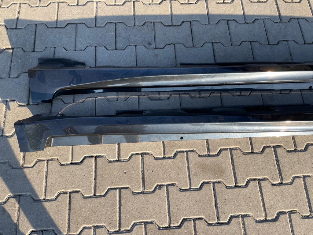 Toyota avensis t27 рестайлинг  t29 седан 15- накладка порога  накладка  правая цвет 1h2 в Украине