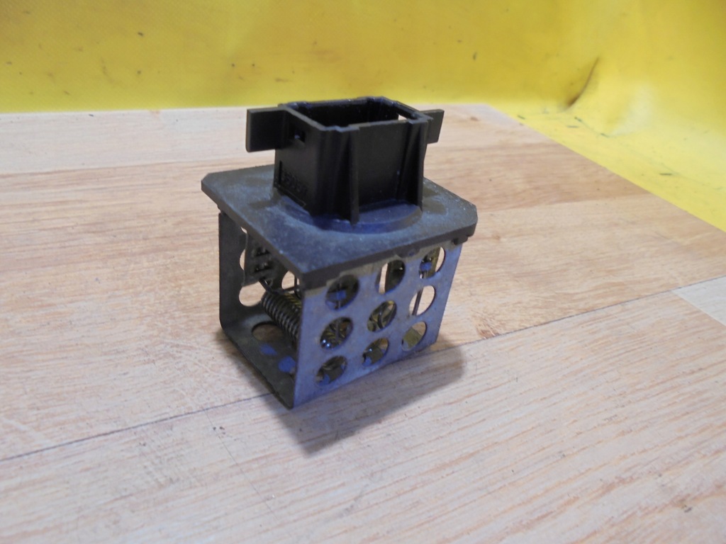 фото №1, Регулятор вентилятора peugeot 206 cc 36057 behr