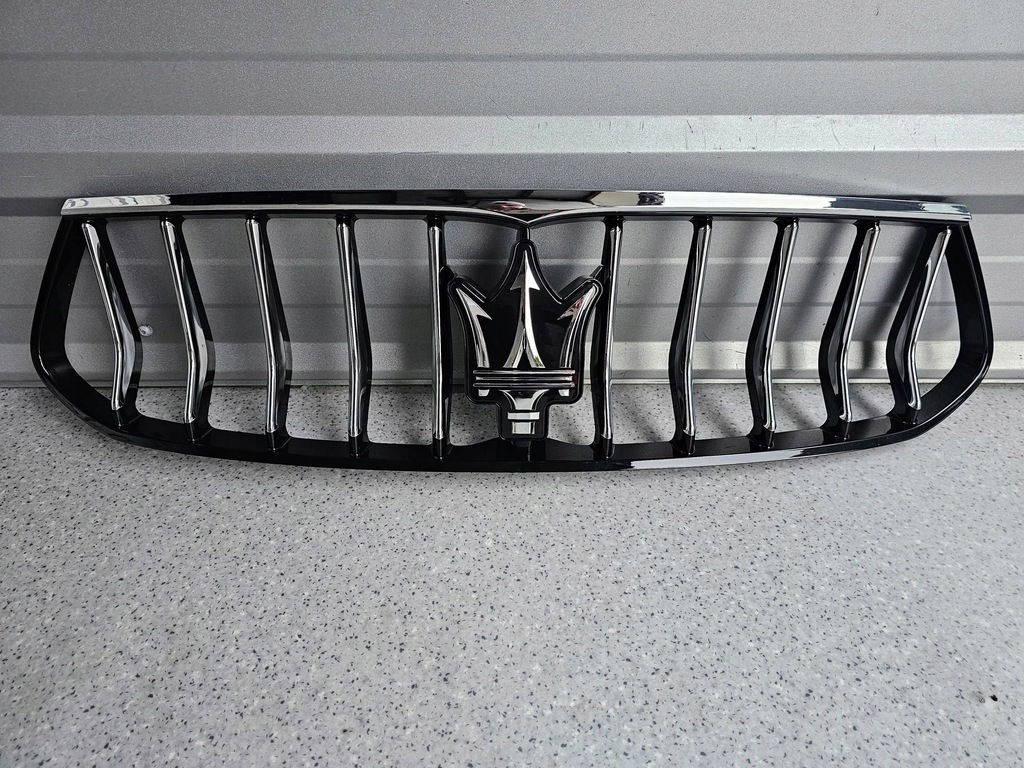 фото №1, Maserati ghibli m 157 lift решётка радиатора решётка радиатора 670997576
