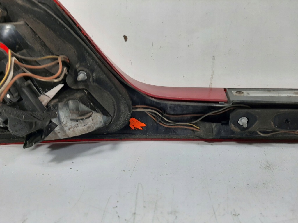 фото №14, Seat toledo ii 99r накладка крышки задняя лампы крышки багажника 1m5945225c