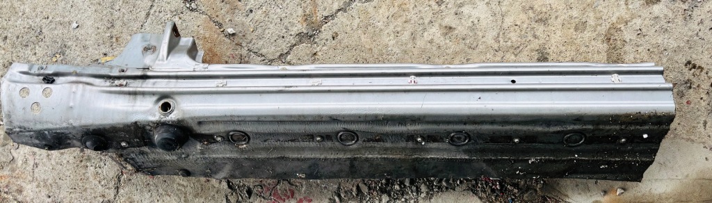 Купить Mercedes e-klasa w124 купе 95r. порог левое  обшивка порог