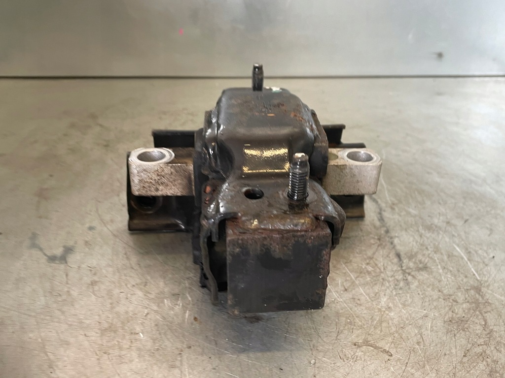 фото №6, Audi a1 8x 1.6 tdi 2013 подушка кронштейн двигуна коробки 6r0199555f