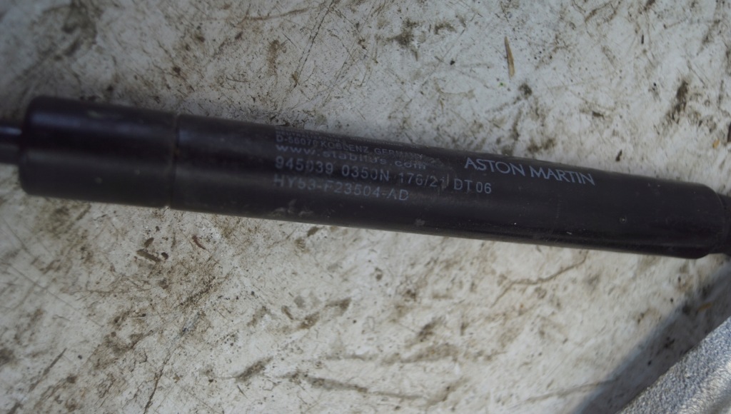 Привод крепеж левое  aston db11 hy53-f23504-ad Киев