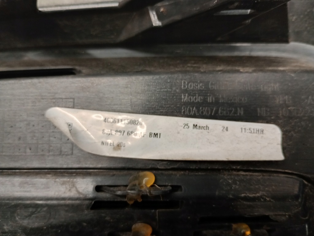 80a807682n решётка бампера правая audi q5 2 рестайлинг  2021- Цена