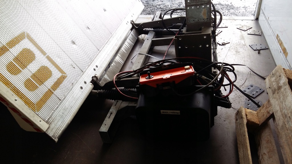 фото №5, Контейнер тент с подъемник 2020r man mercedes renault 7.1x2.47x2.38