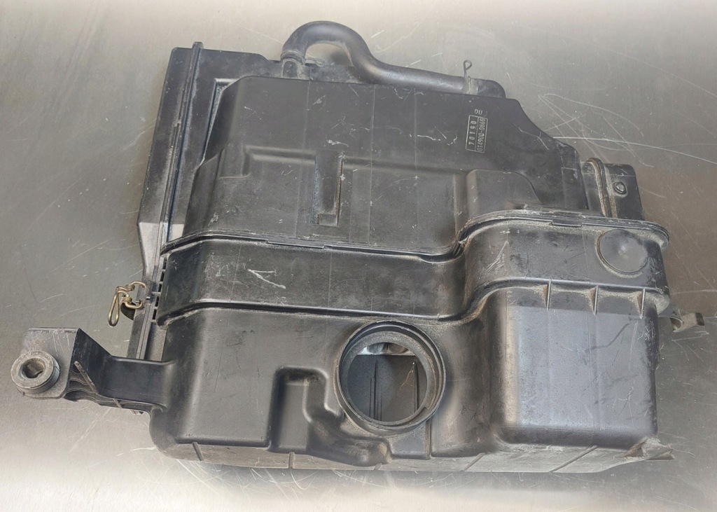 фото №4, Корпус фильтра воздуха lexus is200