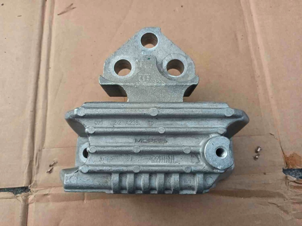 фото №1, Jeep compass ii 2022r подушка двигателя кронштейн 00521296010