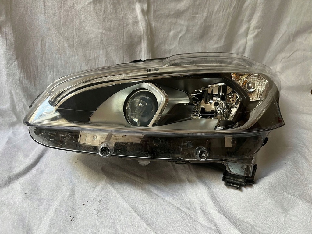 фото №1, Peugeot 208 lift 15-19r. левая лампа линза + led