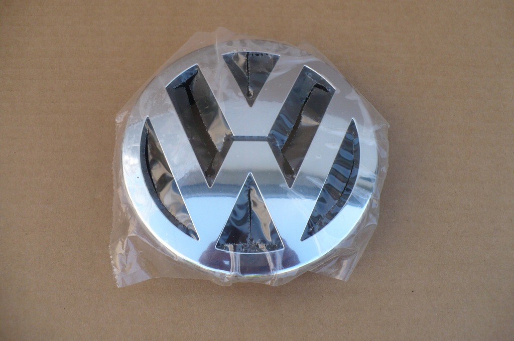 фото №1, Vw golf plus 5m0 - емблема logo решітка решітка перед