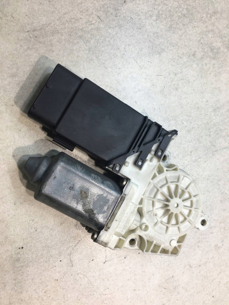 Моторчик скло правий перед vw bora 1.9 tdi в Україні