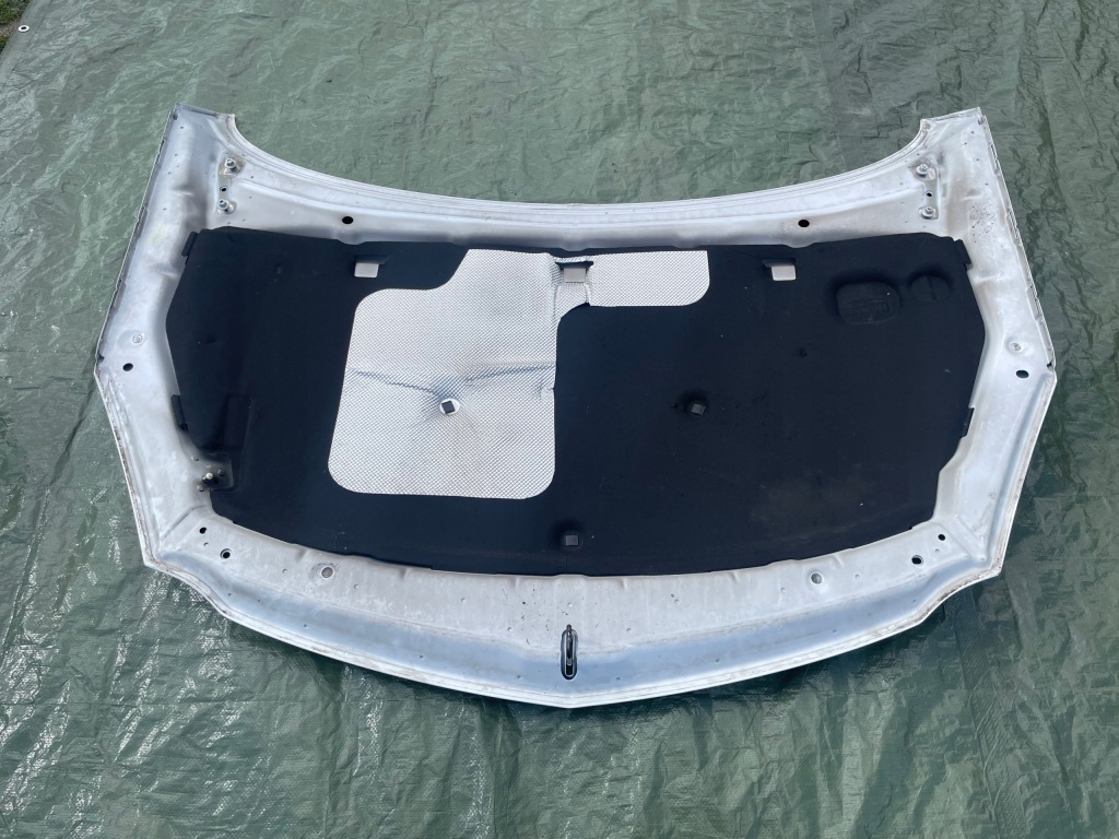 Opel insignia a дорестайлінг  капот кришка двигуна komp[letna z40r в Україні