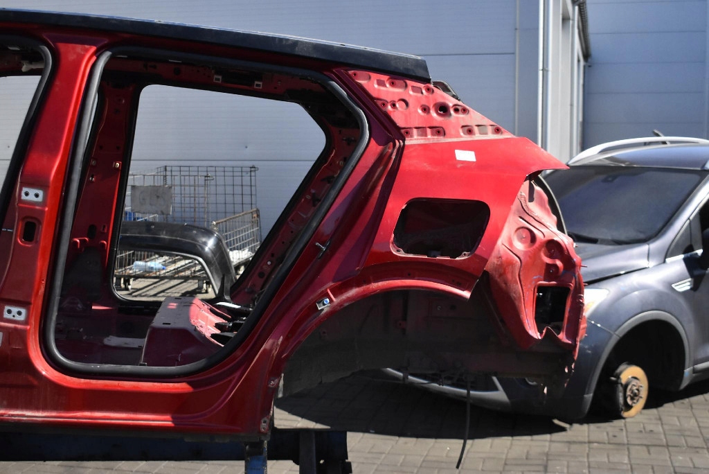 Четверть крыло  правый  задний лонжерон стойка  порог evh peugeot 2008 2 2 Киев