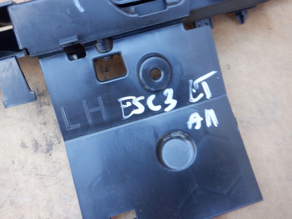 фото №8, Кронштейн накладки порога ford escape mk4 usa