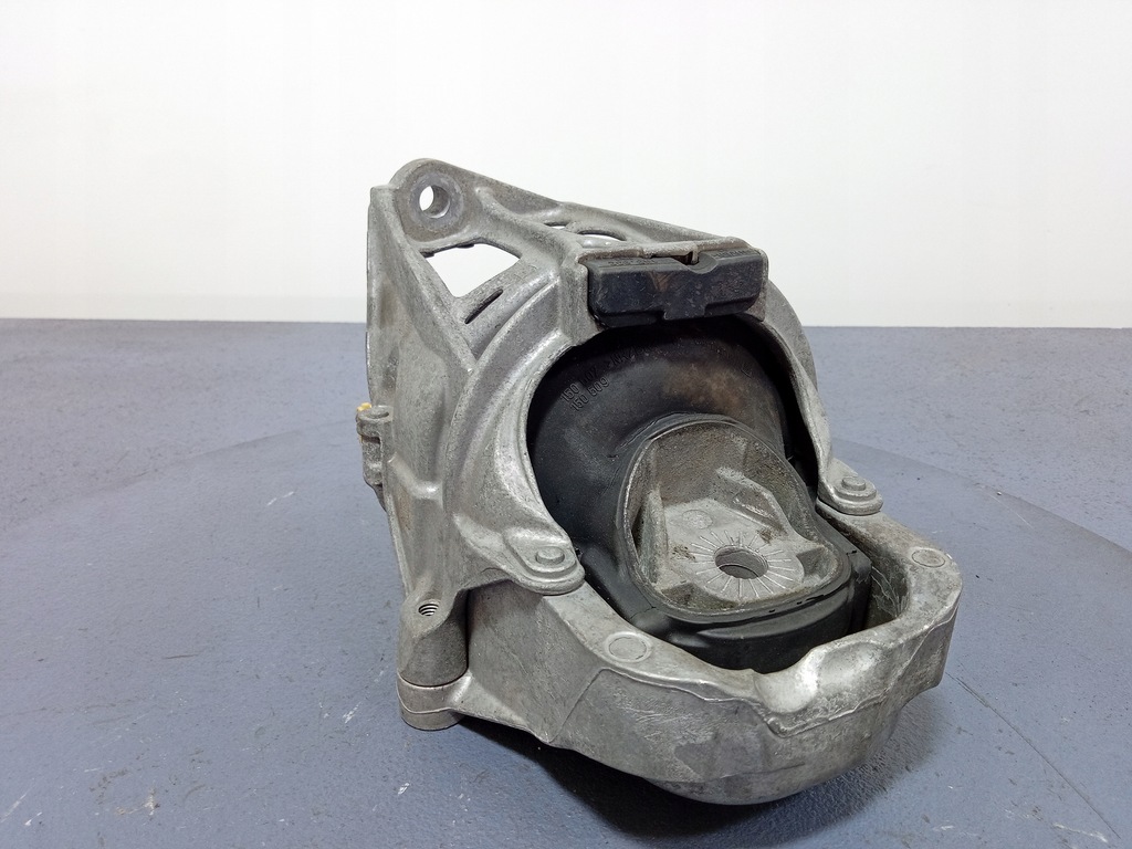 фото №4, Audi a6 c8 2.0tdi подушка двигателя левая 4m0199371b