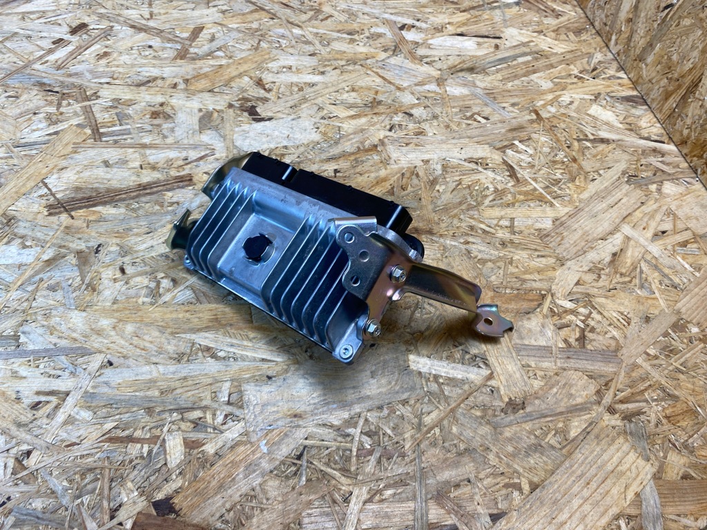 фото №9, Бортовой компьютер блок управления двигателя ecu toyota c-hr chr 1.8h cvt 89661-f4550