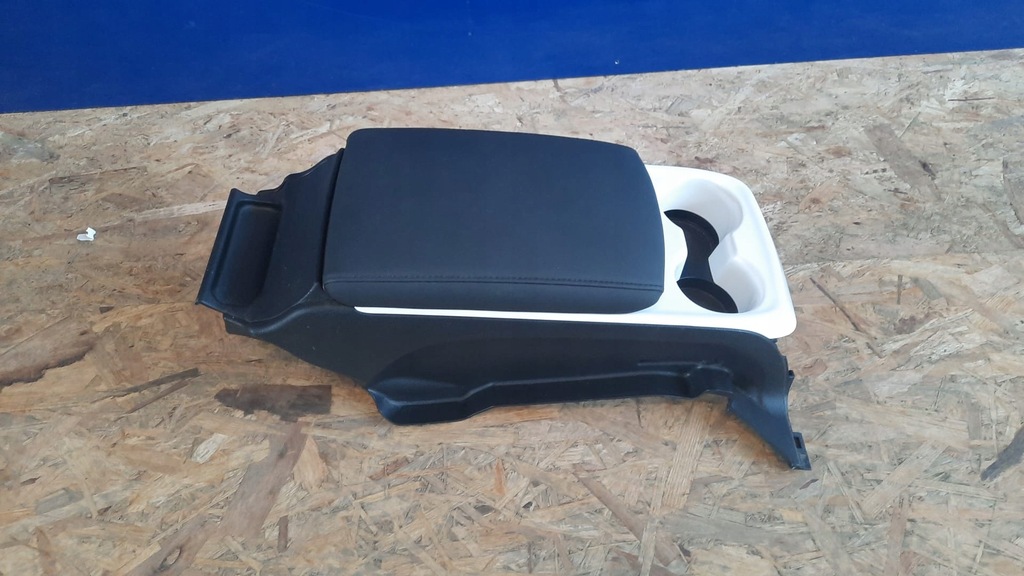 фото №1, Prius iv prime plug-in phv подлокотник задняя