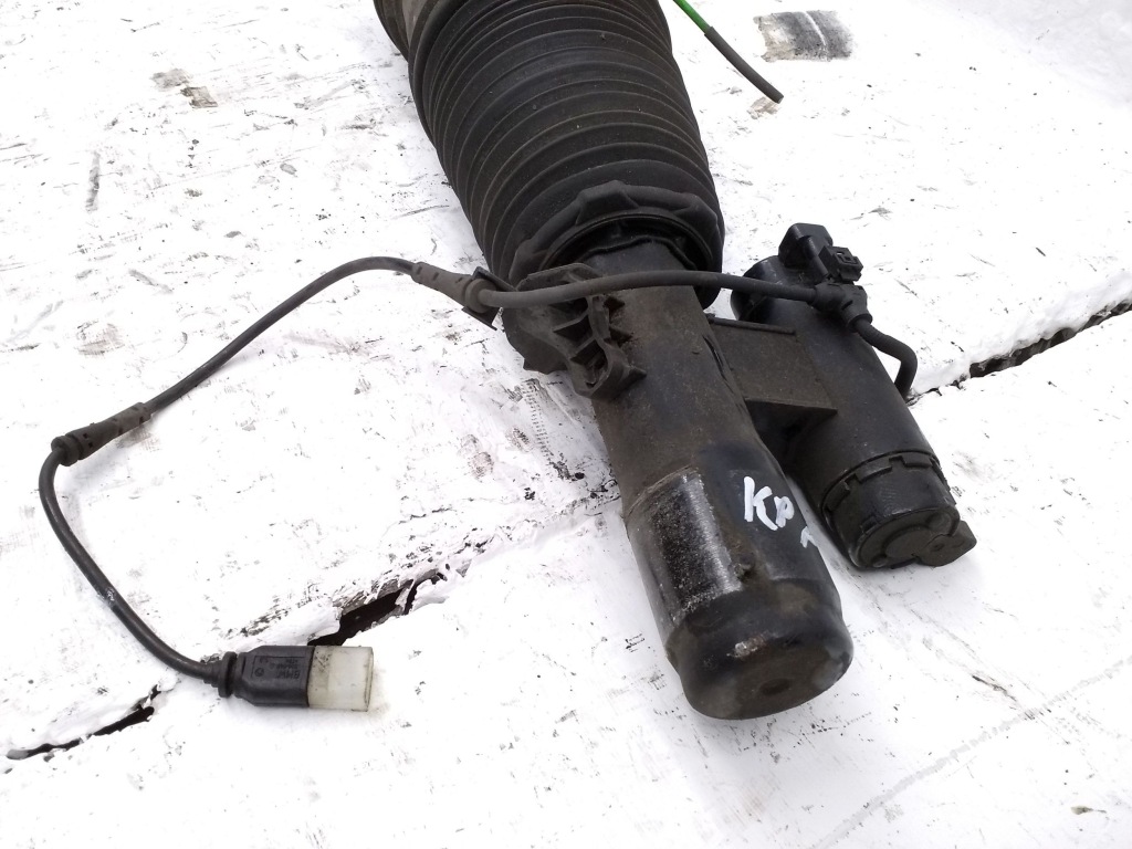 Амортизатор пневматический передний левая сторона bmw 7 g11 g12 r308616901 Киев