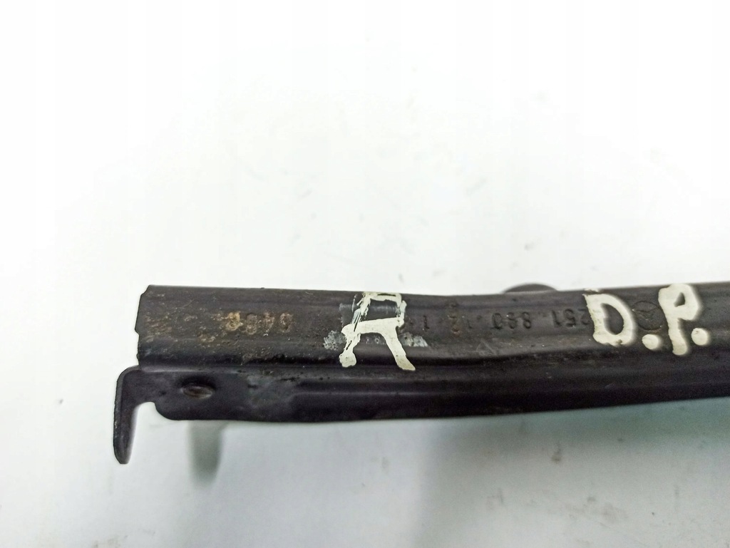 фото №7, Mercedes-benz r w251 2008 правая сторона элементы крепёжные