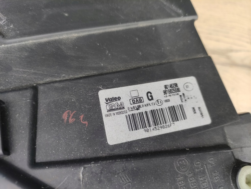 Opel combo e 18- лампа левая + правая перед Киев