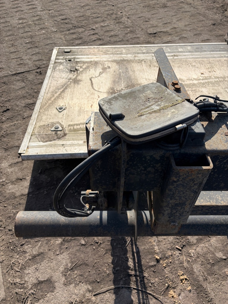 Подъемник погрузочный под контейнер полоса cargolift bc 1000s2 1000kg 2005r 200полоса Киев