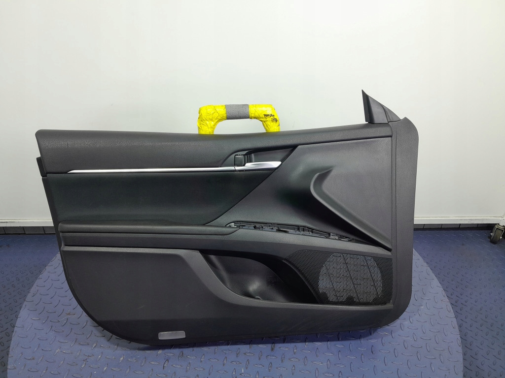 фото №1, Toyota camry viii xv70 17- обивка обшивка дверь перед левый eu