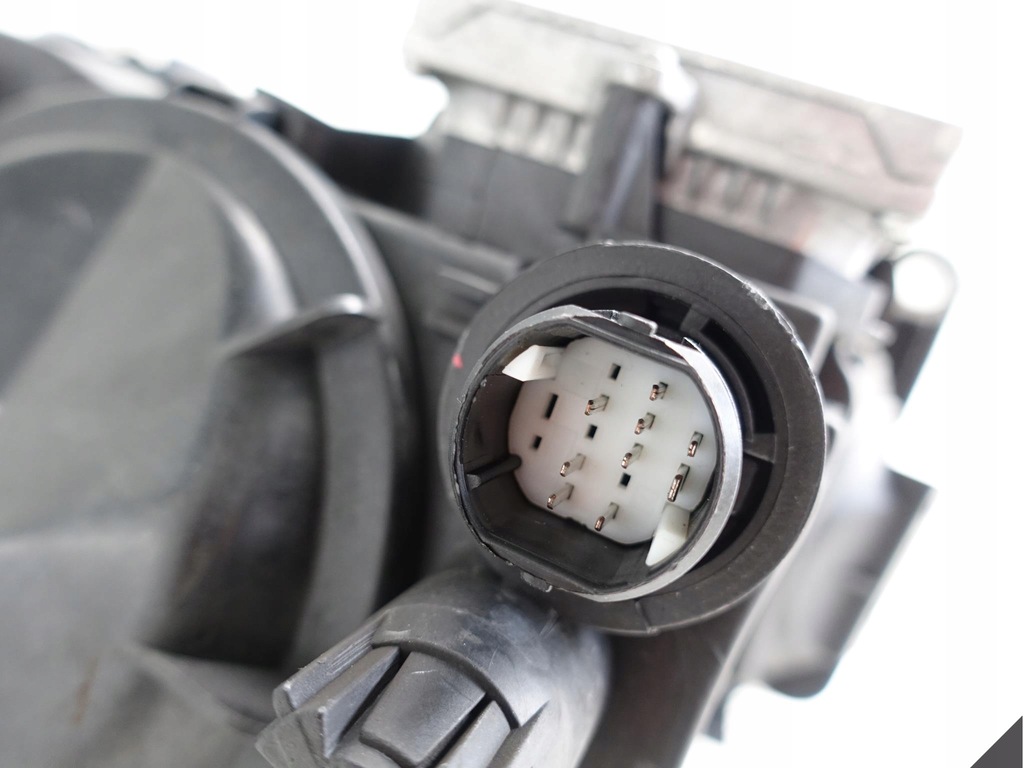 фото №10, Maserati granturismo mc stradale ксенон правая eu лампа