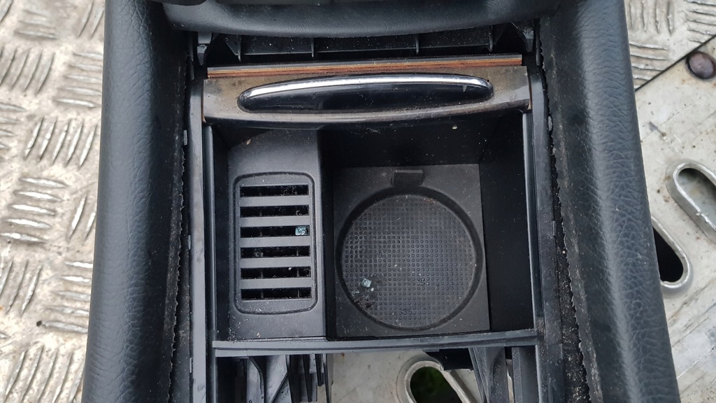 фото №5, Mercedes w203 туннель средний подлокотник