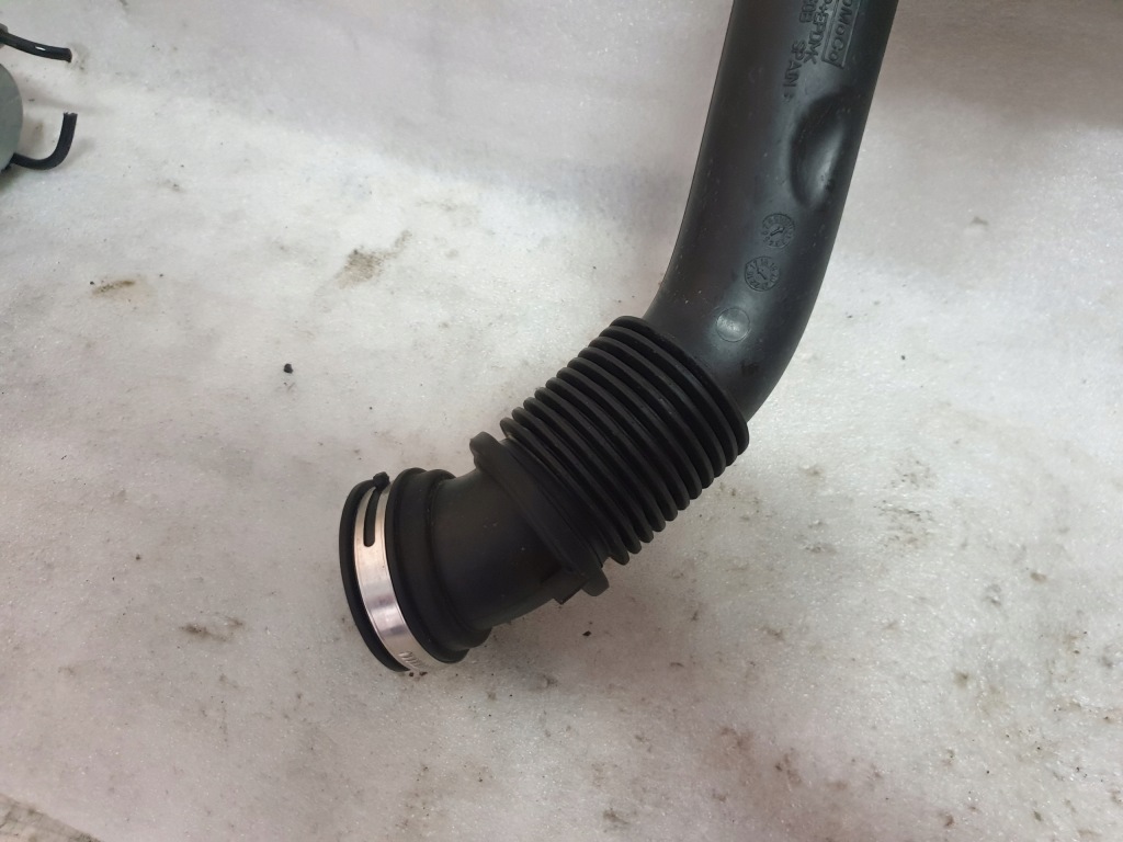 Труба интеркулер ecoboost fiesta mk8 focus в Украине