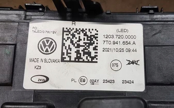 фото №13, Vw multivan t7 бампер капот лампа права iq led