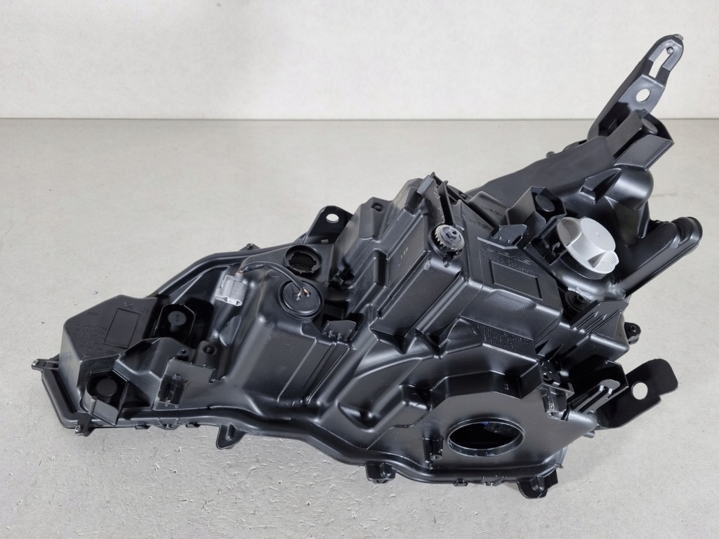 Lexus ux рестайлинг  full led фара правый  перед передняя в Украине