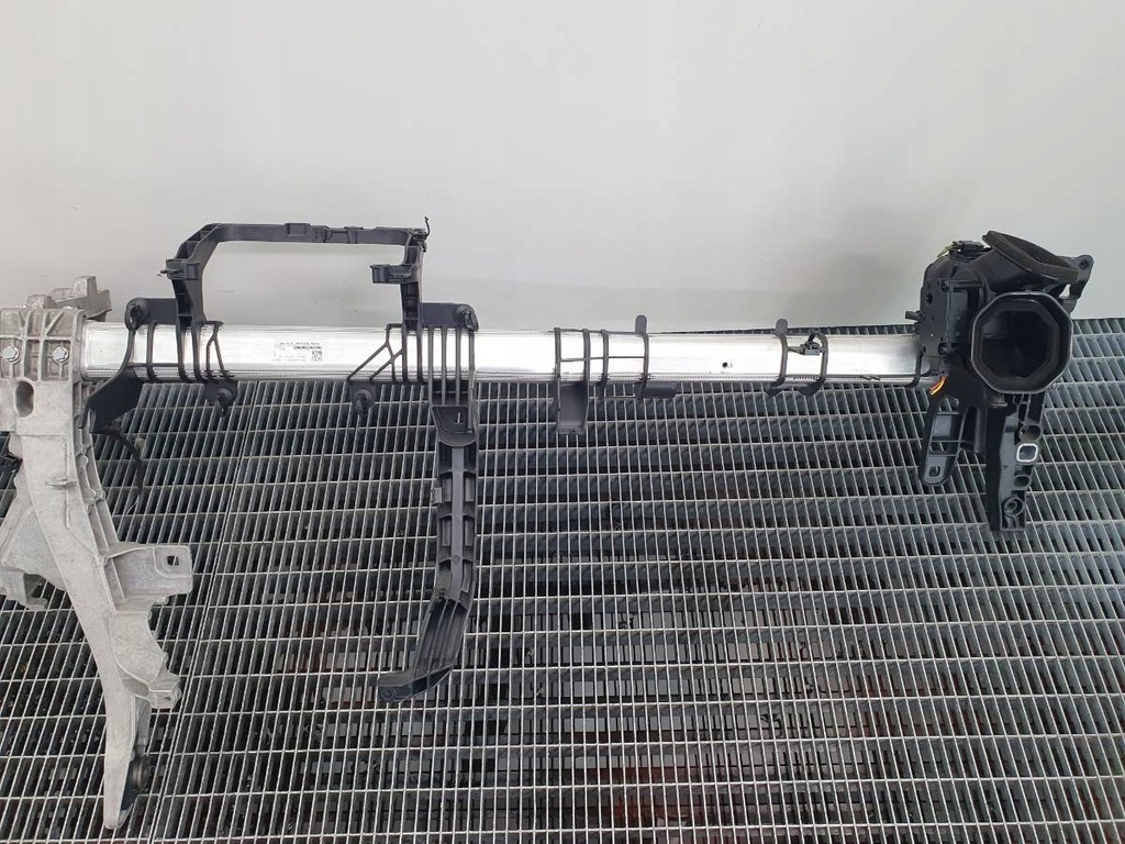 фото №8, Каркас підсилювач панелі панель приладів 2056881816 mercedes w205 eu