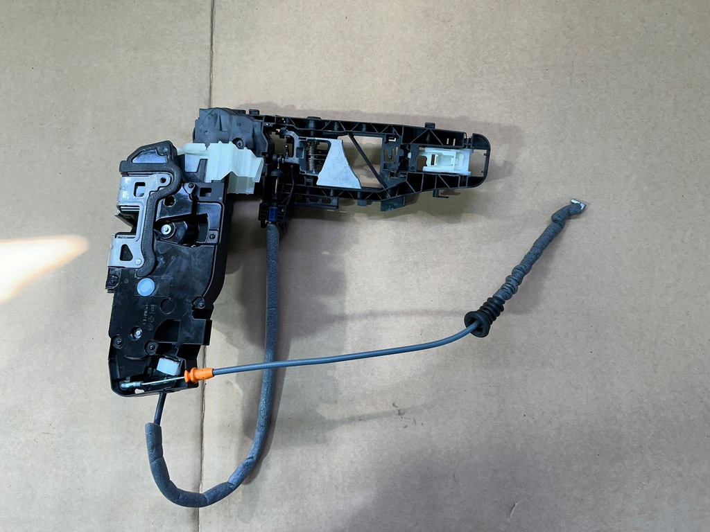 фото №6, Замок дверь левый перед, передний mercedes w243, h243, x247, w247 keyless eu