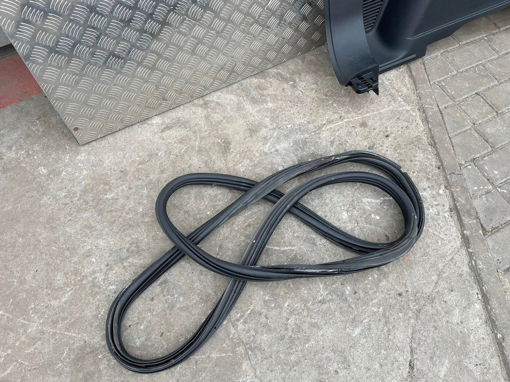 фото №6, Ford escape kuga обивка багажника задняя обшивки