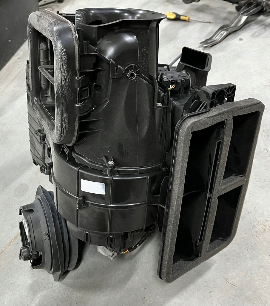 фото №1, Bmw f40 обігрівач