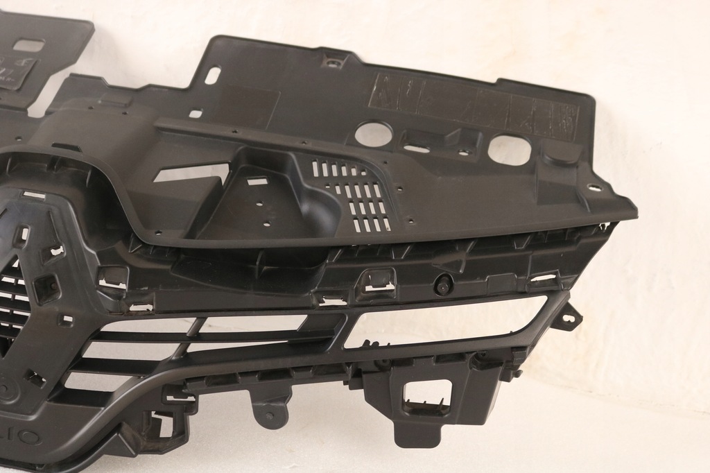 фото №13, Renault clio iv 4 решётка радиатора решётка радиатора бампера 622563184r ,