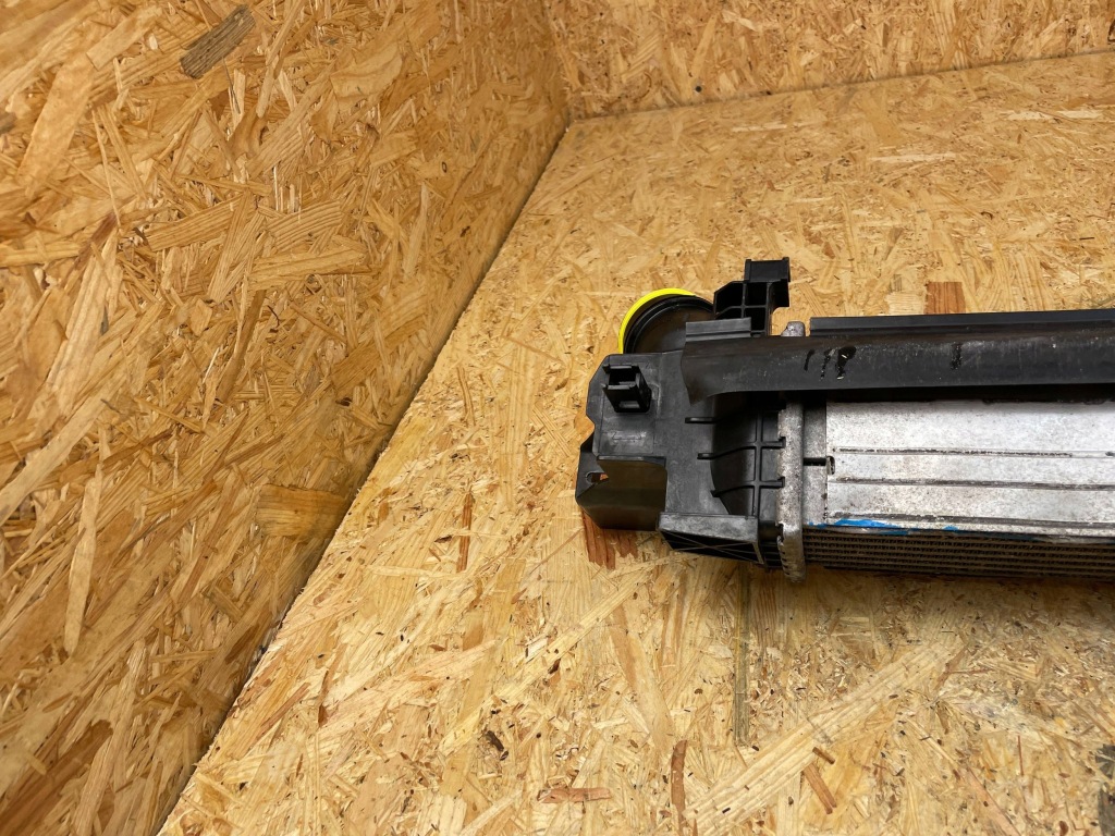 Радіатор повітря інтеркулер bmw f39 f40 f45 f46 f48 f55 f56 f60 7617597 в Україні