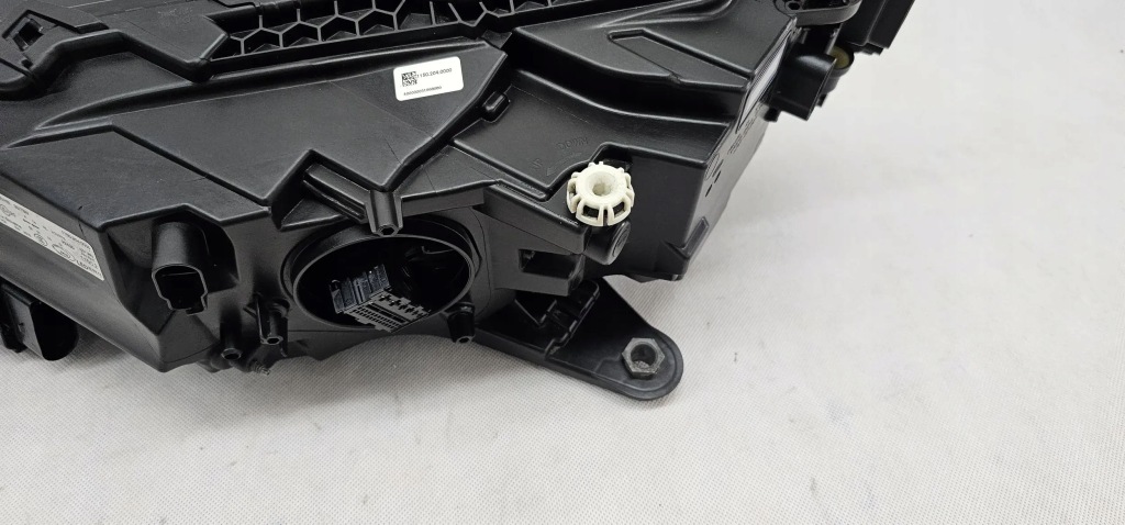 Skoda superb 3 рестайлинг  3v0 фара перед правый  full led crystal lighting Цена