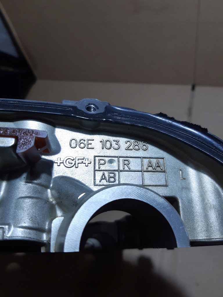 фото №12, Audi q5 8r 3.2 fsi крышка валов распределительного вала cal 06e103286l