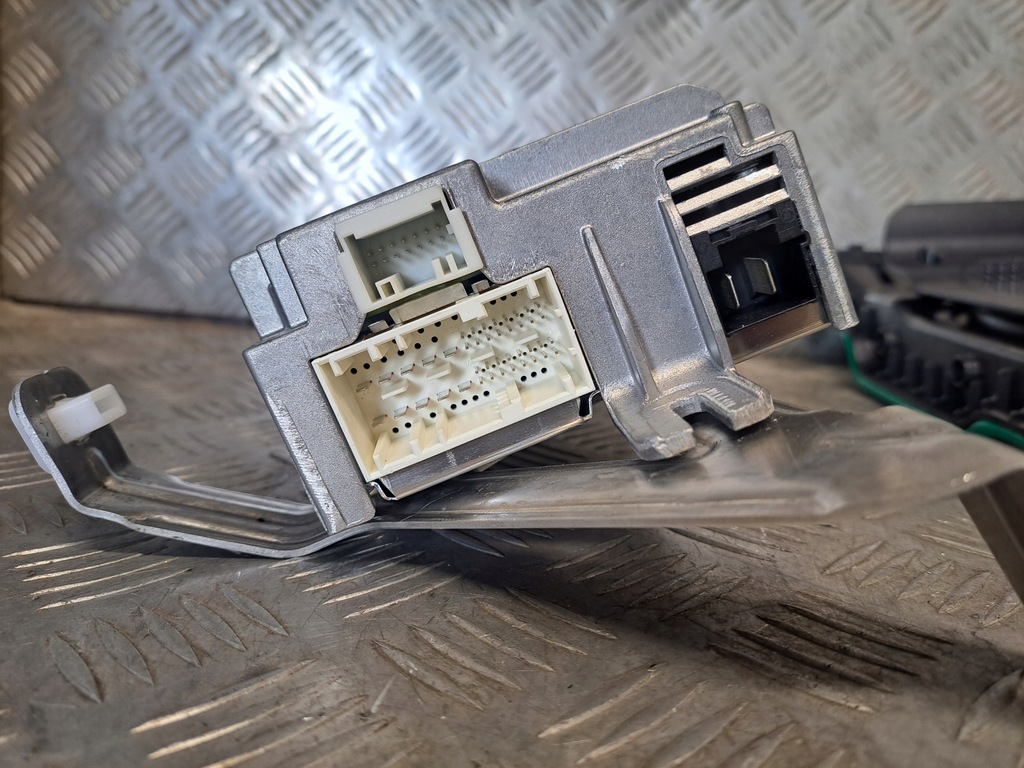 фото №9, Bmw 8 m850ix g16 набор аудио динамиков bowers wilkins