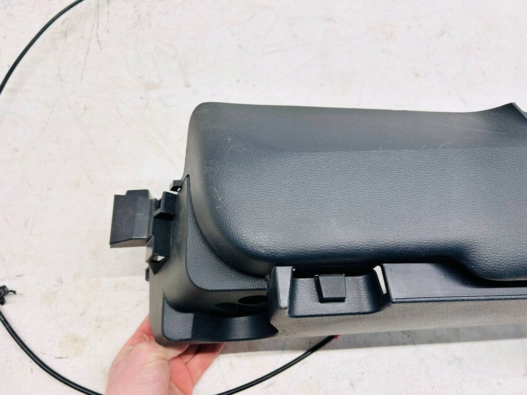 фото №9, Corolla e21 kombi обшивка багажника góra правий праве obtarty bez led