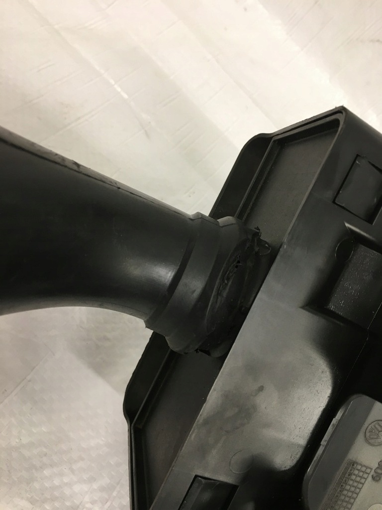 фото №15, Воздухозаборник воздуха 6y0129618a skoda fabia vw fox 2003-2011