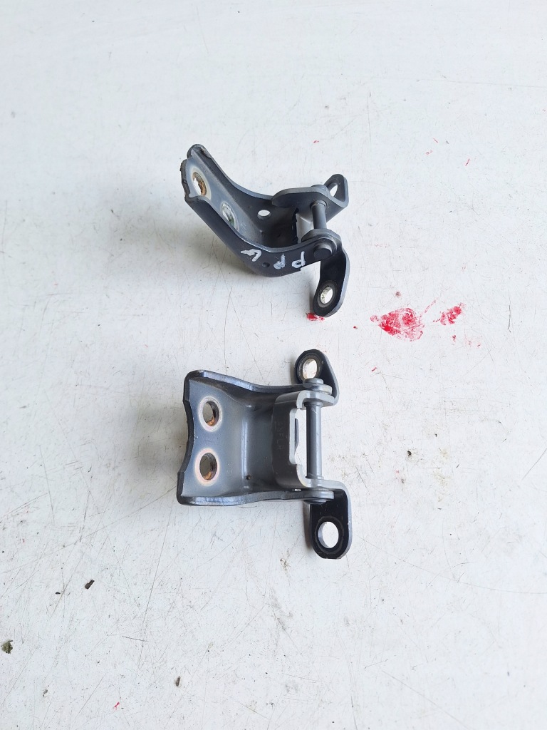 фото №1, Honda cr-v vi 2023- петля дверь правый перед 2szt