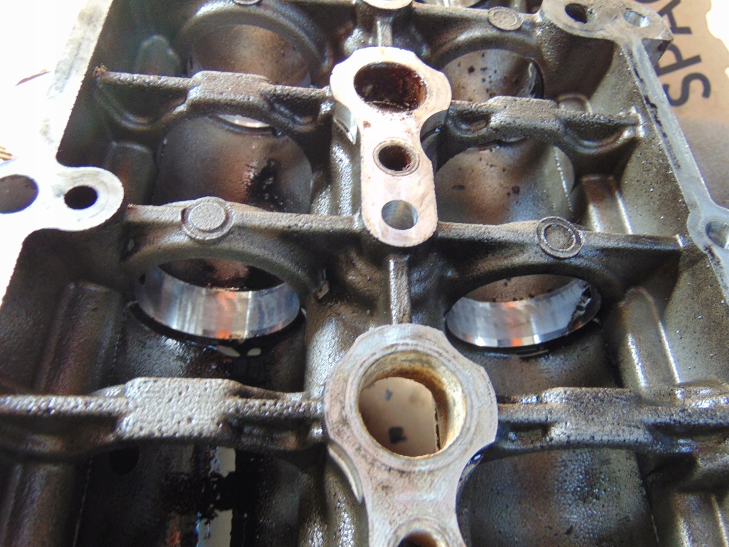 Вали кришка клапанів alfa romeo 159 1.9jtdm 16v 150 koni європа Оригінал