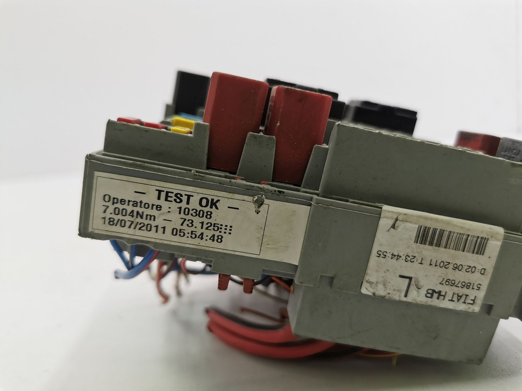 фото №6, Alfa romeo giulietta 2010 рамка / модуль предохранителей