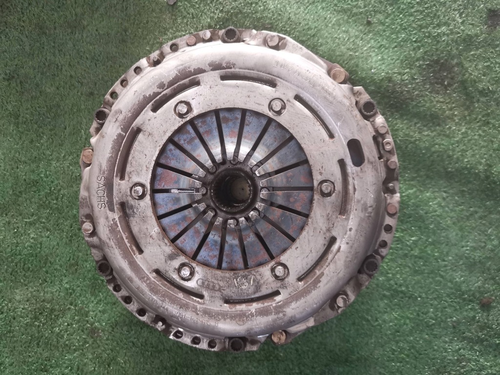 Купити Audi a4 b8 зчеплення двомасовий колесо маховик 0b1141015b