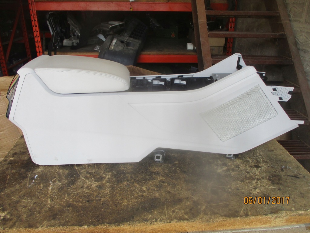 Туннель средний подлокотник vw touareg iii кожа Недорого