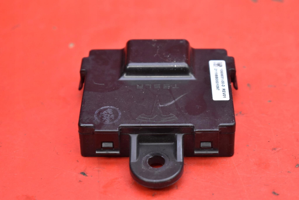 Блок управления модуль ручка левый перед 1069651-00-d tesla s рестайлинг  awd 16-21 в Украине