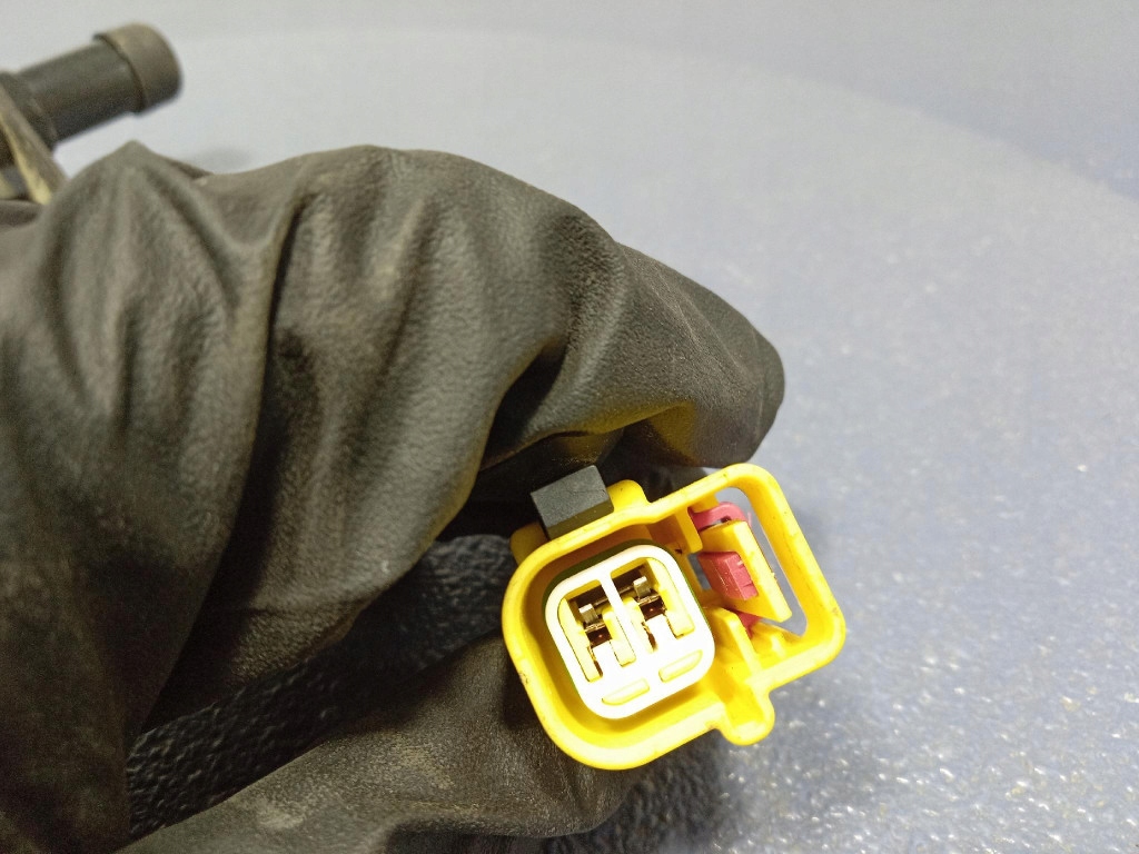 фото №5, Ford mustang mach-e патрон пиротехнический капот левый правый 0589p1001020